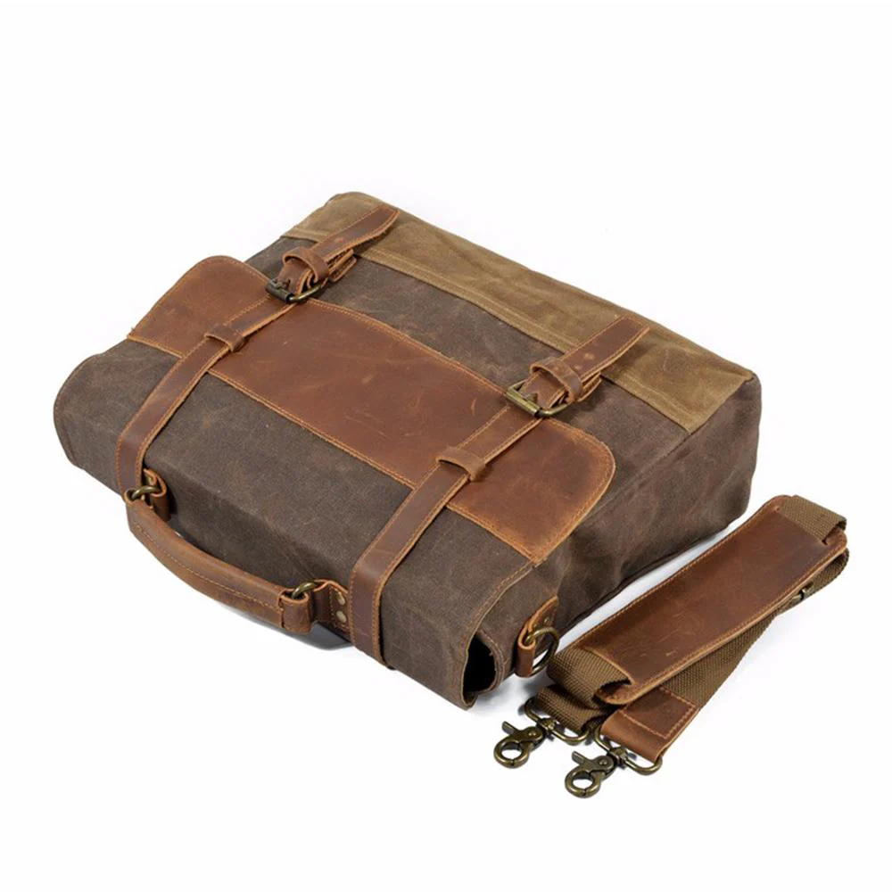 Waxed Canvas Messenger Bag | WINNIPEG - Image 11