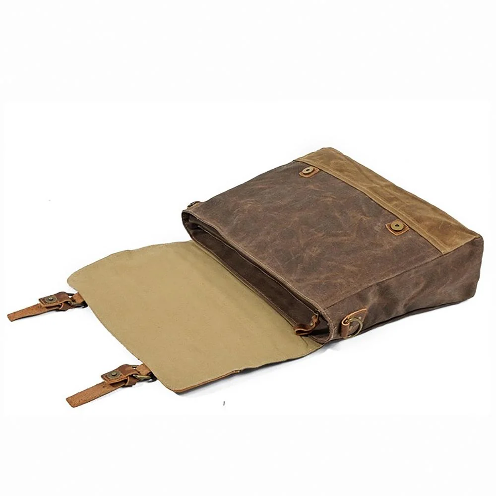 Waxed Canvas Messenger Bag | WINNIPEG - Image 12